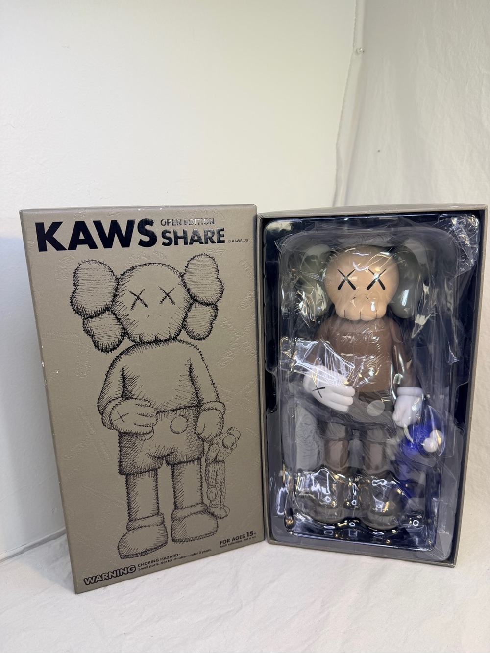 KAWS SHARE Brown Open Edition Vinyl Figure Medicom Toy 2020 w Box Authentic